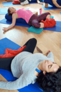 yoga-restauratif-avec-supports